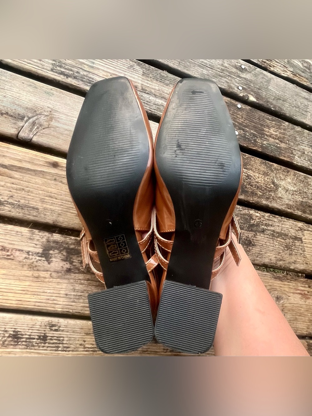 CIDER Glossy Brown Strappy Heeled Flats - Picture 9 of 10